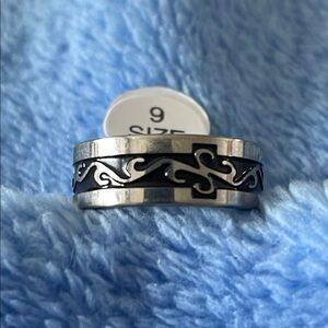 Stainless Steel Wave Design Ring - Size 9